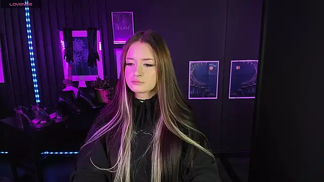 Snapshot of Lily_Moonlight chatting on 02/10/25, 01:55 Lily Moonlight online show from 02/10/25, 01:55