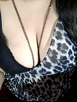 Snapshot of Beautyy38 chatting on 04/23/26, 03:08 Beautyy38 online show from 04/23/26, 03:08