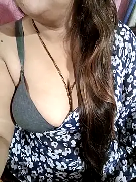 Snapshot of Beautyy38 chatting on 05/01/26, 03:00 Beautyy38 online show from 05/01/26, 03:00
