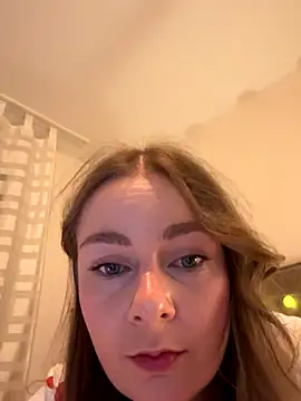 Joanachupa online show from 12/20/25, 09:11