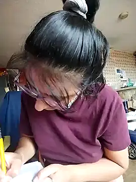 Snapshot of Im_Alma_ chatting on 01/27/25, 12:58 Im Alma online show from 01/27/25, 12:58