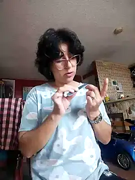 Snapshot of Im_Alma_ chatting on 02/04/25, 01:38 Im Alma online show from 02/04/25, 01:38