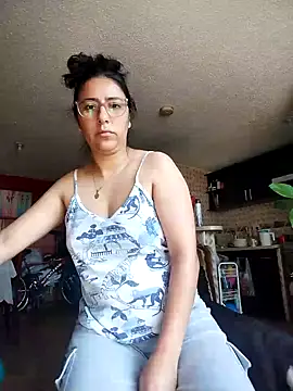 Snapshot of Im_Alma_ chatting on 02/10/26, 02:21 Im Alma online show from 02/10/26, 02:21