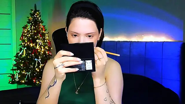 Stacy Gonzales  online show from 01/29/25, 06:01