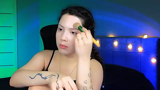 Stacy Gonzales  online show from 02/04/25, 09:38