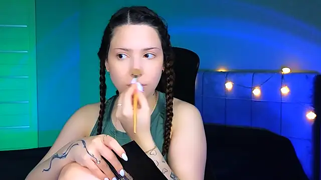 Stacy Gonzales  online show from 03/19/25, 06:03