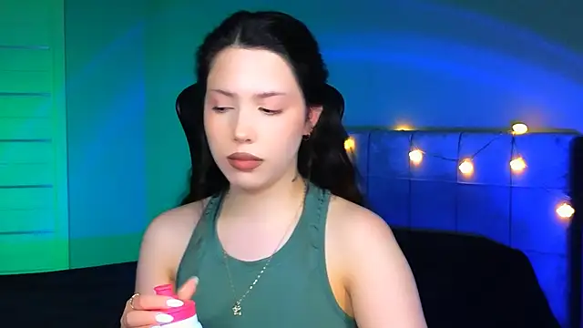 Stacy Gonzales  online show from 03/19/25, 09:06