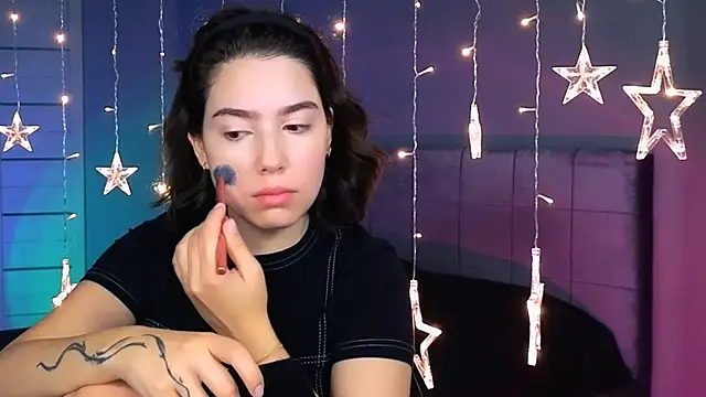 Stacy Gonzales  online show from 09/28/25, 06:19