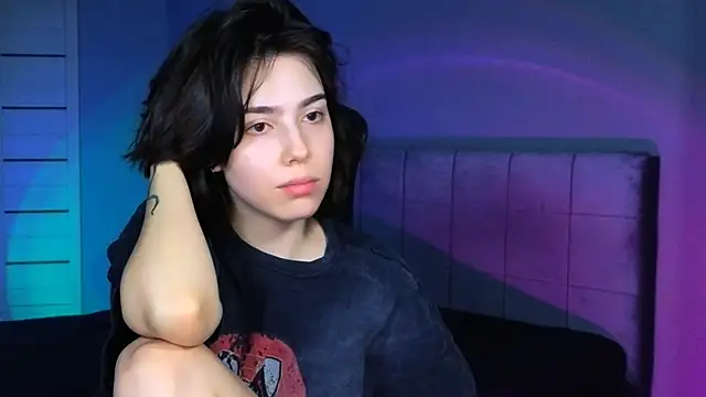 Stacy Gonzales  online show from 12/03/25, 10:02