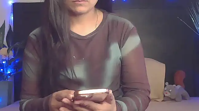 Snapshot of WildRuhi20 chatting on 02/05/25, 09:36 WildRuhi20 online show from 02/05/25, 09:36