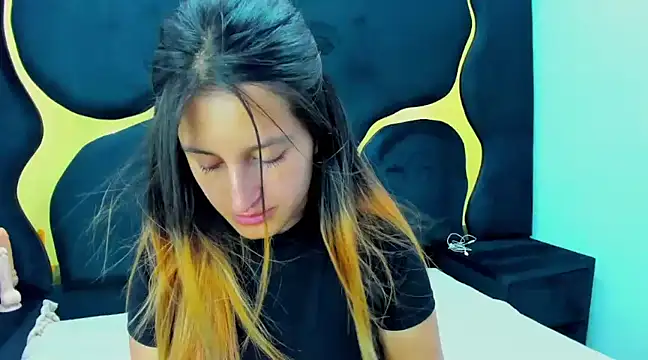 GiaRoussel online show from 02/04/25, 01:48