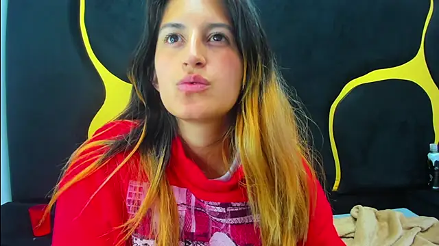 GiaRoussel online show from 03/18/25, 06:48