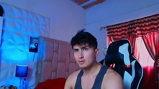 santyago taylor online show from 12/23/24, 06:58