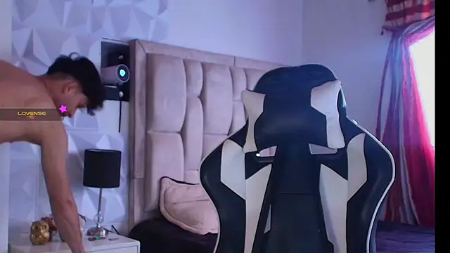 santyago taylor online show from 01/11/25, 02:15