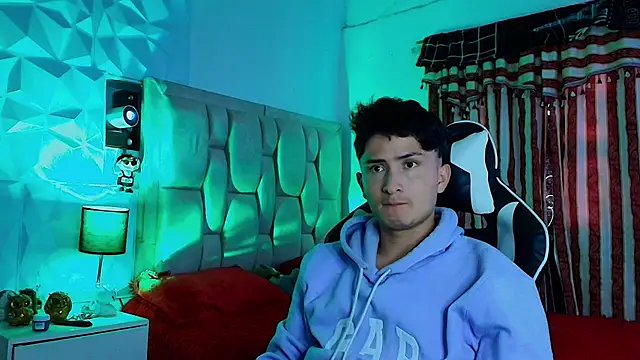 santyago taylor online show from 03/17/25, 06:32