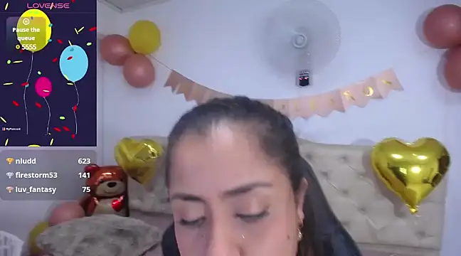 cristal horny19 online show from 03/09/25, 09:24