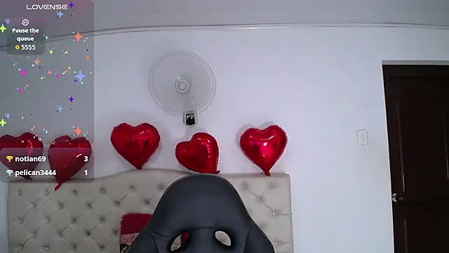 cristal horny19 online show from 09/15/25, 08:58