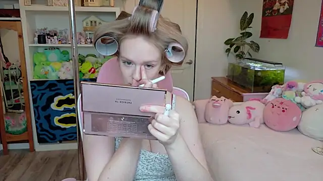 Daisy Dollxo online show from 05/13/26, 09:44