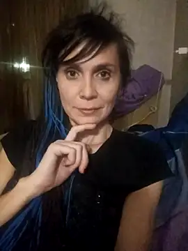 Francenia lolis online show from 10/24/25, 10:17