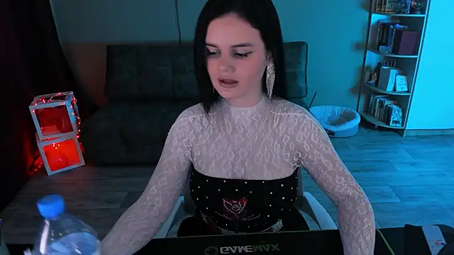 Lora Cain online show from 02/24/26, 10:24