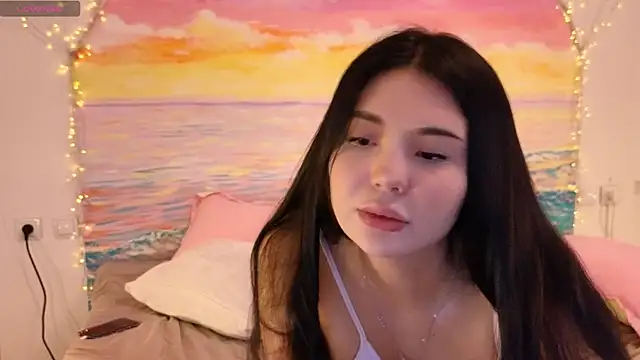 Snapshot of clementinena chatting on 01/01/25, 02:51 clementinena online show from 01/01/25, 02:51