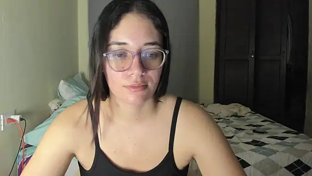 Snapshot of atenas_05_ chatting on 06/14/26, 06:04 atenas 05 online show from 06/14/26, 06:04