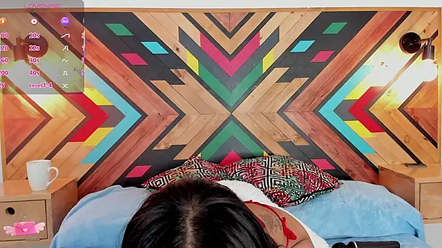 NaiirobiSwan online show from 11/06/25, 07:48