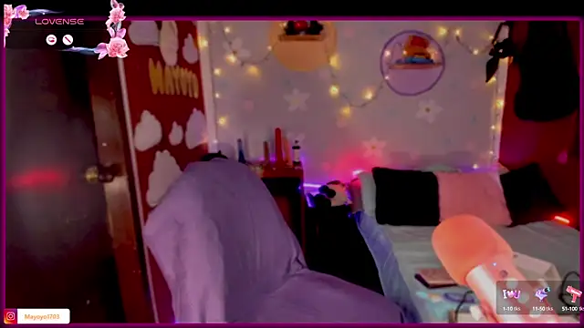 Snapshot of kiki_cavilll chatting on 09/10/25, 03:01 kiki cavilll online show from 09/10/25, 03:01