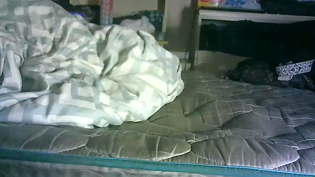 Snapshot of DI4MOND_FIR3 chatting on 05/17/26, 10:44 DI4MOND FIR3 online show from 05/17/26, 10:44