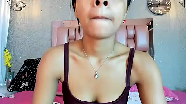 KOURTNEY-- online show from 12/15/25, 02:38