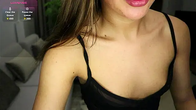 Snapshot of IrisNoire chatting on 12/06/24, 01:51 IrisNoire online show from 12/06/24, 01:51