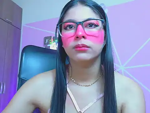Snapshot of _ALLYSON18_ chatting on 04/25/26, 11:57 ALLYSON18 online show from 04/25/26, 11:57