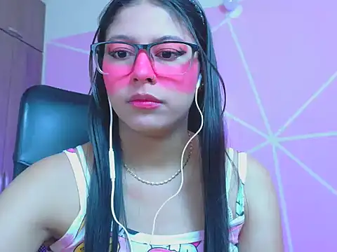 Snapshot of _ALLYSON18_ chatting on 04/28/26, 11:59 ALLYSON18 online show from 04/28/26, 11:59