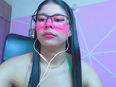 Snapshot of _ALLYSON18_ chatting on 05/02/26, 12:32 ALLYSON18 online show from 05/02/26, 12:32