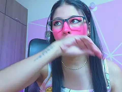 Snapshot of _ALLYSON18_ chatting on 05/06/26, 11:48 ALLYSON18 online show from 05/06/26, 11:48