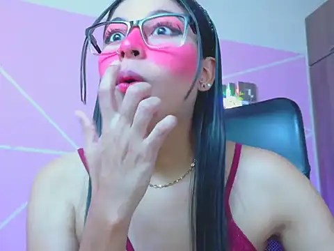 Snapshot of _ALLYSON18_ chatting on 05/17/26, 11:50 ALLYSON18 online show from 05/17/26, 11:50