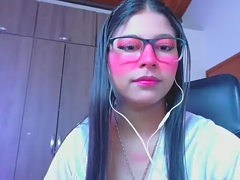 Snapshot of _ALLYSON18_ chatting on 06/05/26, 12:00 ALLYSON18 online show from 06/05/26, 12:00