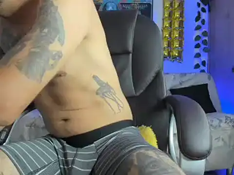 Snapshot of mikee_scooth chatting on 01/20/25, 07:35 mikee scooth online show from 01/20/25, 07:35