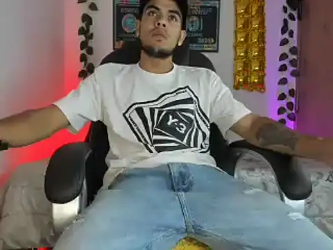 Snapshot of mikee_scooth chatting on 02/05/25, 09:07 mikee scooth online show from 02/05/25, 09:07