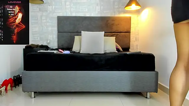 Snapshot of missnatash chatting on 04/19/26, 03:22 missnatash online show from 04/19/26, 03:22