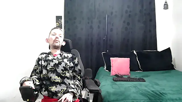 Sophia and Thomas online show from 03/18/25, 10:14