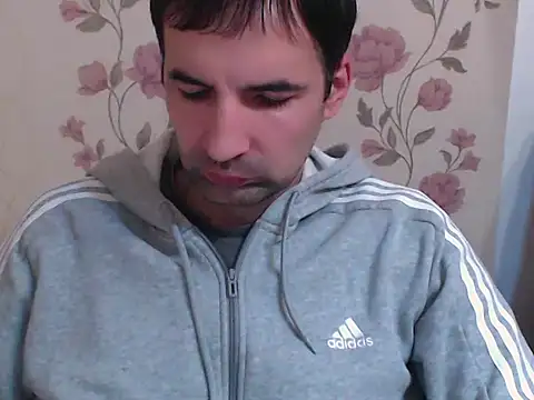Snapshot of Leo_1617 chatting on 02/19/26, 06:04 Leo 1617 online show from 02/19/26, 06:04