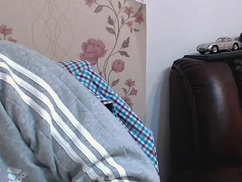 Snapshot of Leo_1617 chatting on 03/28/26, 10:48 Leo 1617 online show from 03/28/26, 10:48