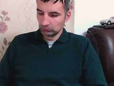 Snapshot of Leo_1617 chatting on 03/29/26, 03:56 Leo 1617 online show from 03/29/26, 03:56