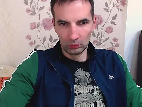 Snapshot of Leo_1617 chatting on 04/25/26, 09:45 Leo 1617 online show from 04/25/26, 09:45