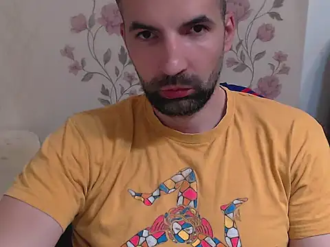 Snapshot of Leo_1617 chatting on 05/27/26, 05:43 Leo 1617 online show from 05/27/26, 05:43