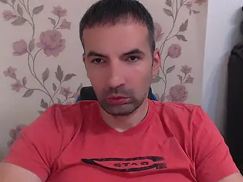 Snapshot of Leo_1617 chatting on 07/04/26, 10:43 Leo 1617 online show from 07/04/26, 10:43