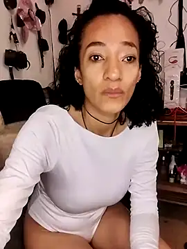 Snapshot of SamaraMartinez chatting on 05/07/26, 11:48 SamaraMartinez online show from 05/07/26, 11:48