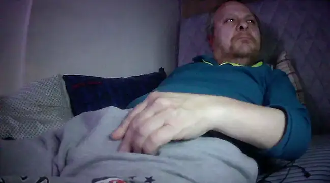 Snapshot of amylrmm1903 chatting on 03/02/25, 08:40 amylrmm1903 online show from 03/02/25, 08:40