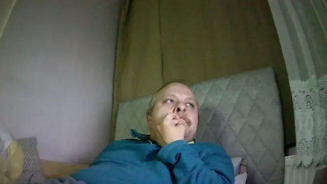 amylrmm1903 online show from 11/30/25, 01:48